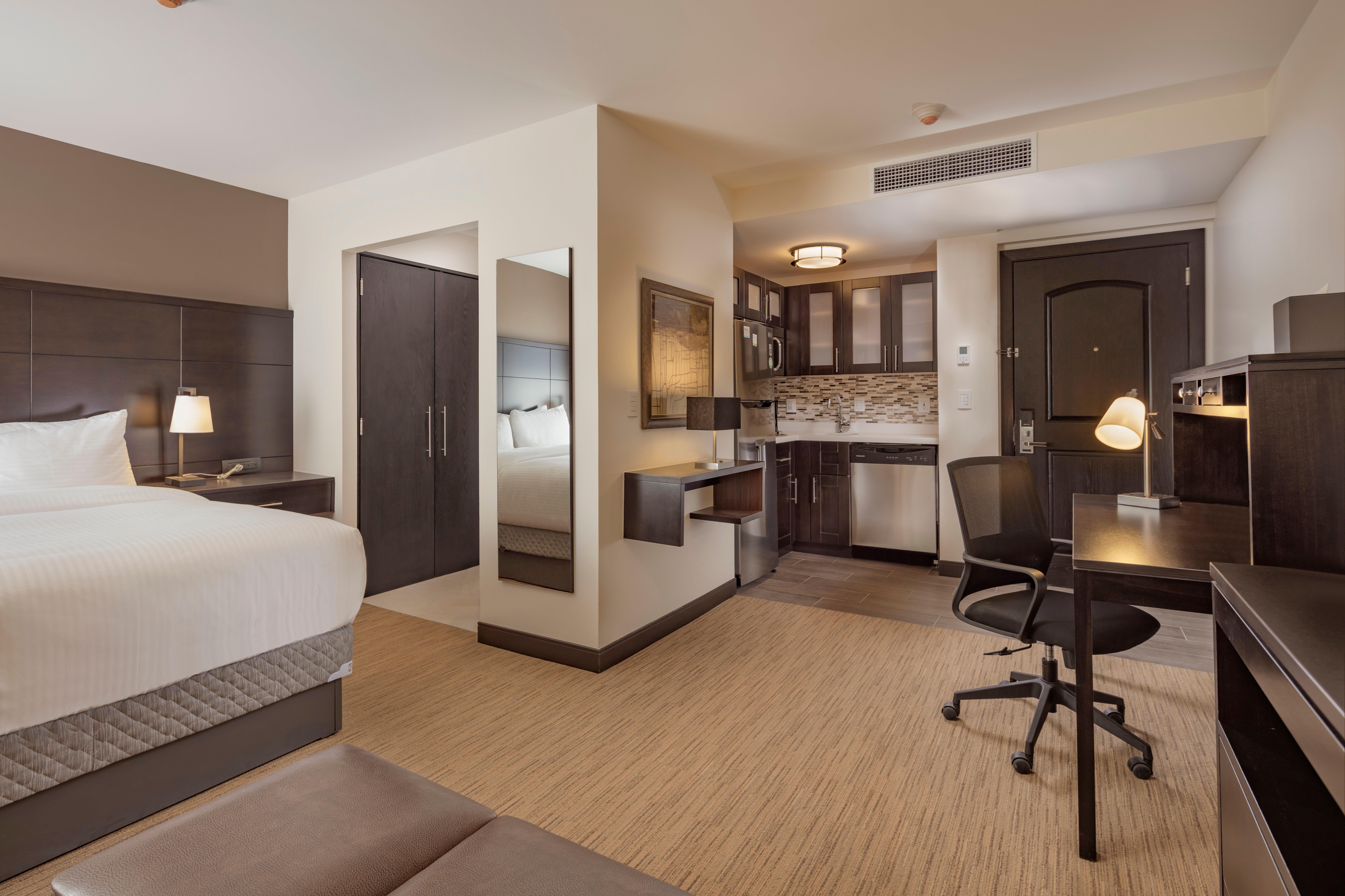 Staybridge Suites - Saltillo By Ihg Экстерьер фото
