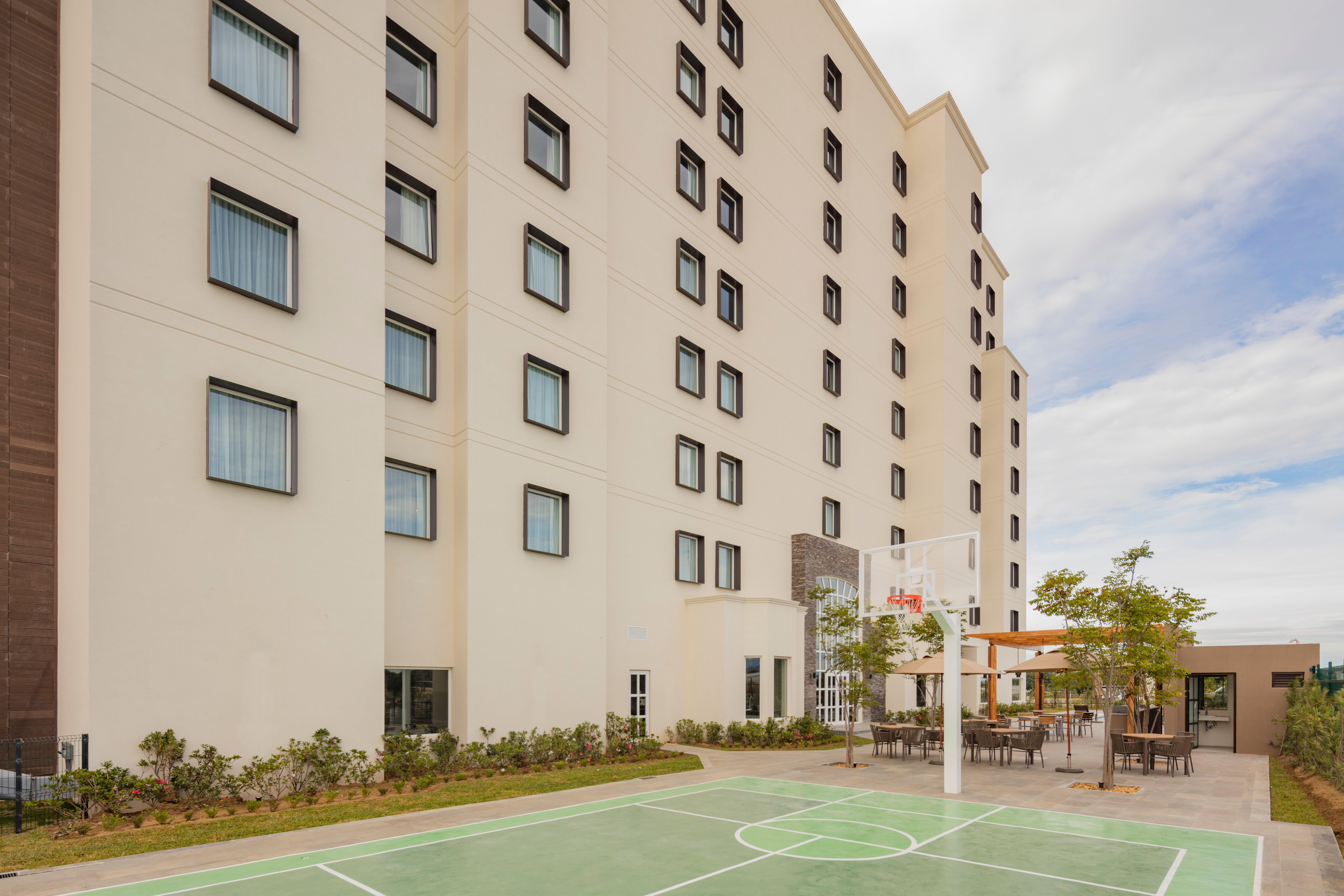 Staybridge Suites - Saltillo By Ihg Экстерьер фото