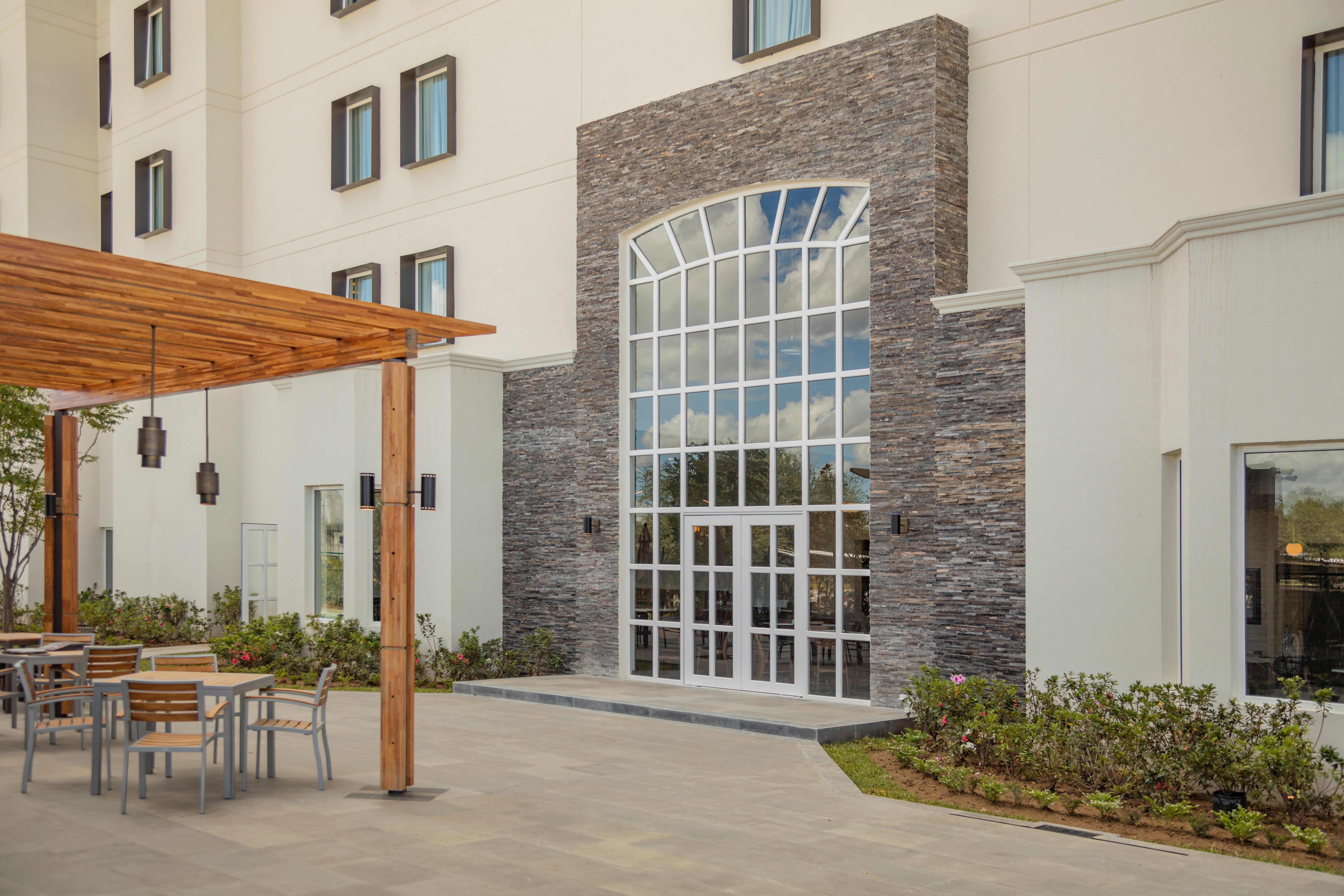 Staybridge Suites - Saltillo By Ihg Экстерьер фото